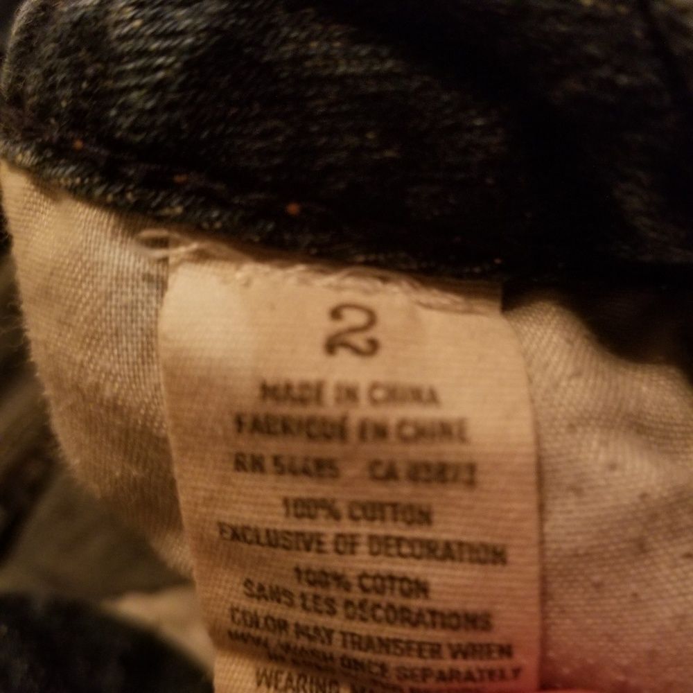 Sz 2 American Eagle Distressed Jean Shorts - Picture 3 of 3